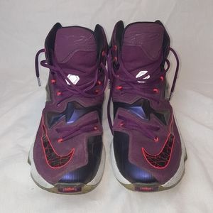 LeBron James size 11.5